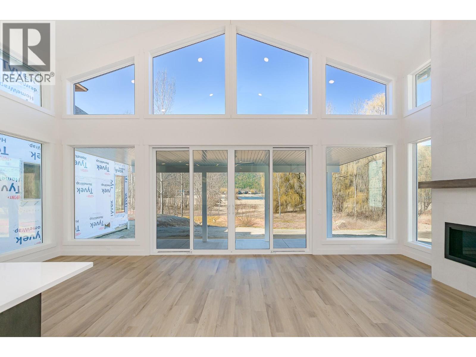 8200 97a Highway Unit# 4, Mara, British Columbia  V0E 2K0 - Photo 8 - 10382771