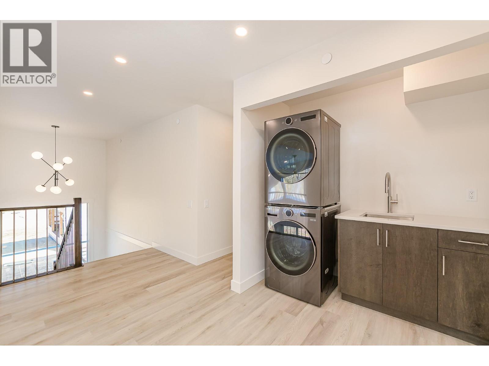 8200 97a Highway Unit# 9, Mara, British Columbia  V0E 2K0 - Photo 20 - 10382755