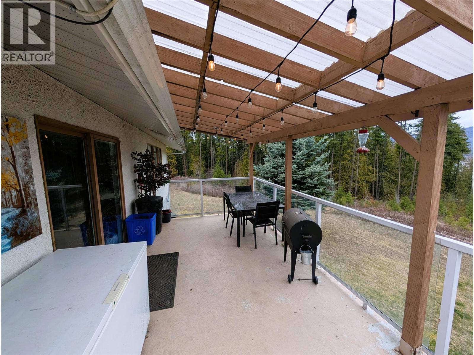 2694 Mckenzie Road, Sorrento, British Columbia  V0E 2W0 - Photo 18 - 10382631