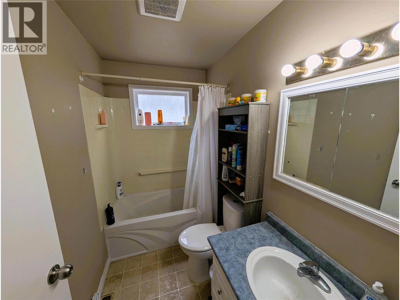 2694 Mckenzie Road, Sorrento, British Columbia  V0E 2W0 - Photo 26 - 10382631