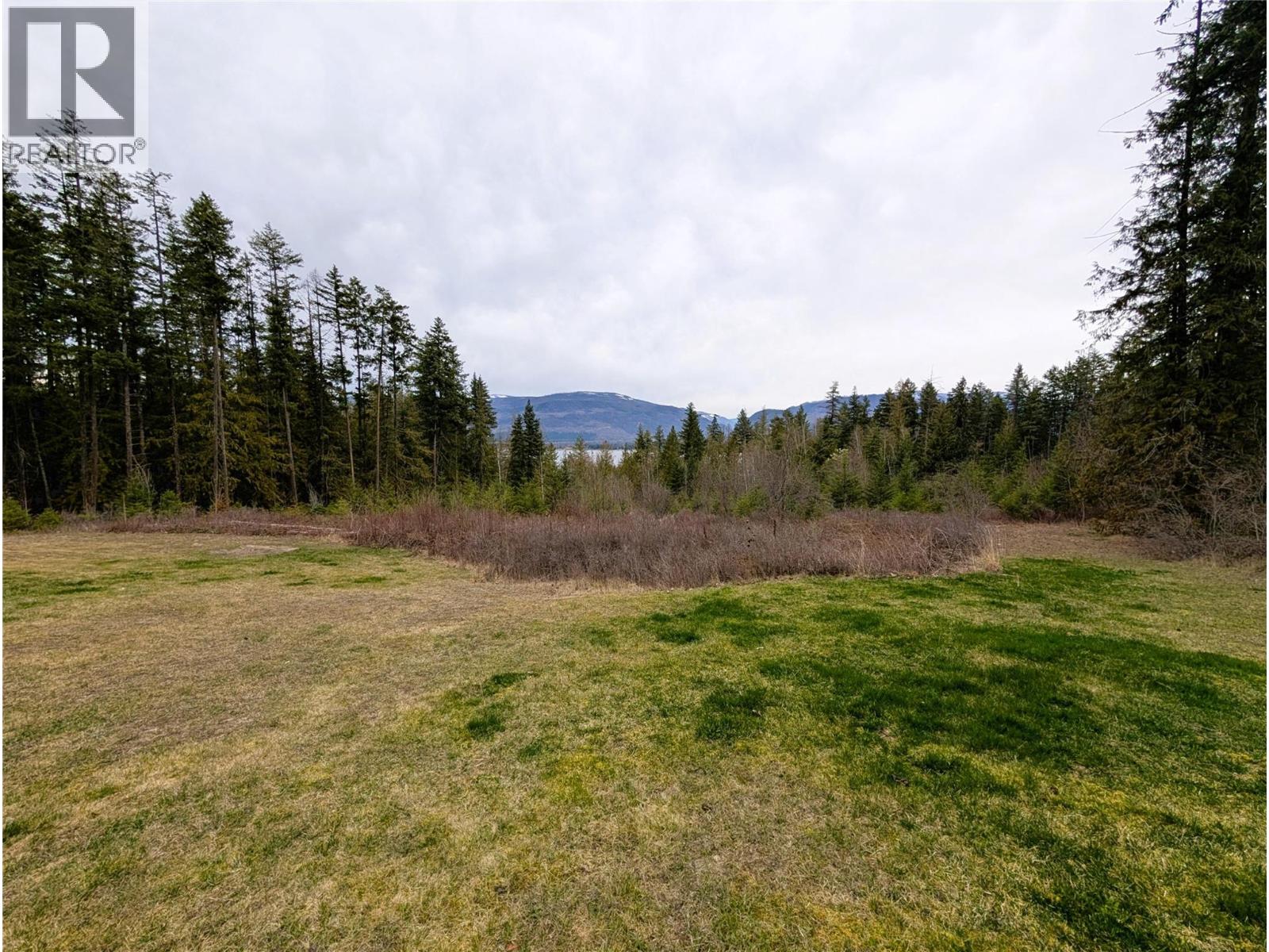 2694 Mckenzie Road, Sorrento, British Columbia  V0E 2W0 - Photo 3 - 10382631