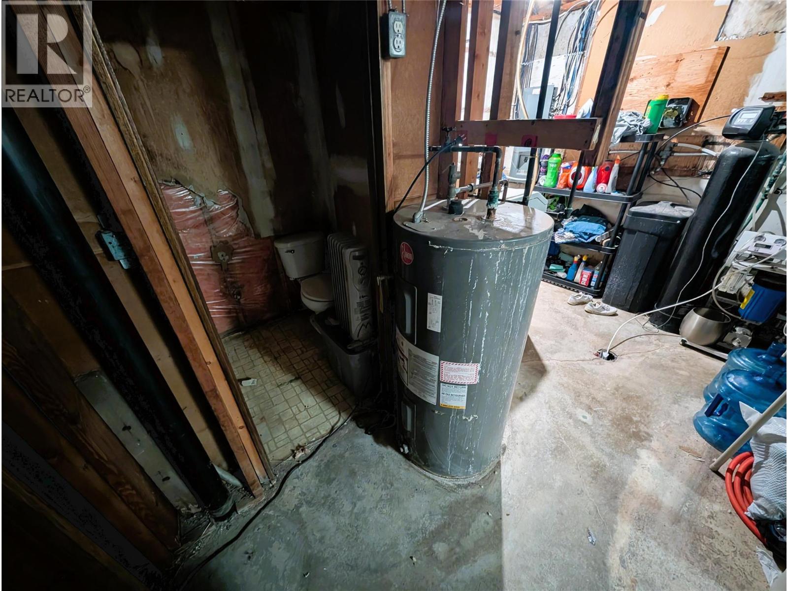 2694 Mckenzie Road, Sorrento, British Columbia  V0E 2W0 - Photo 33 - 10382631