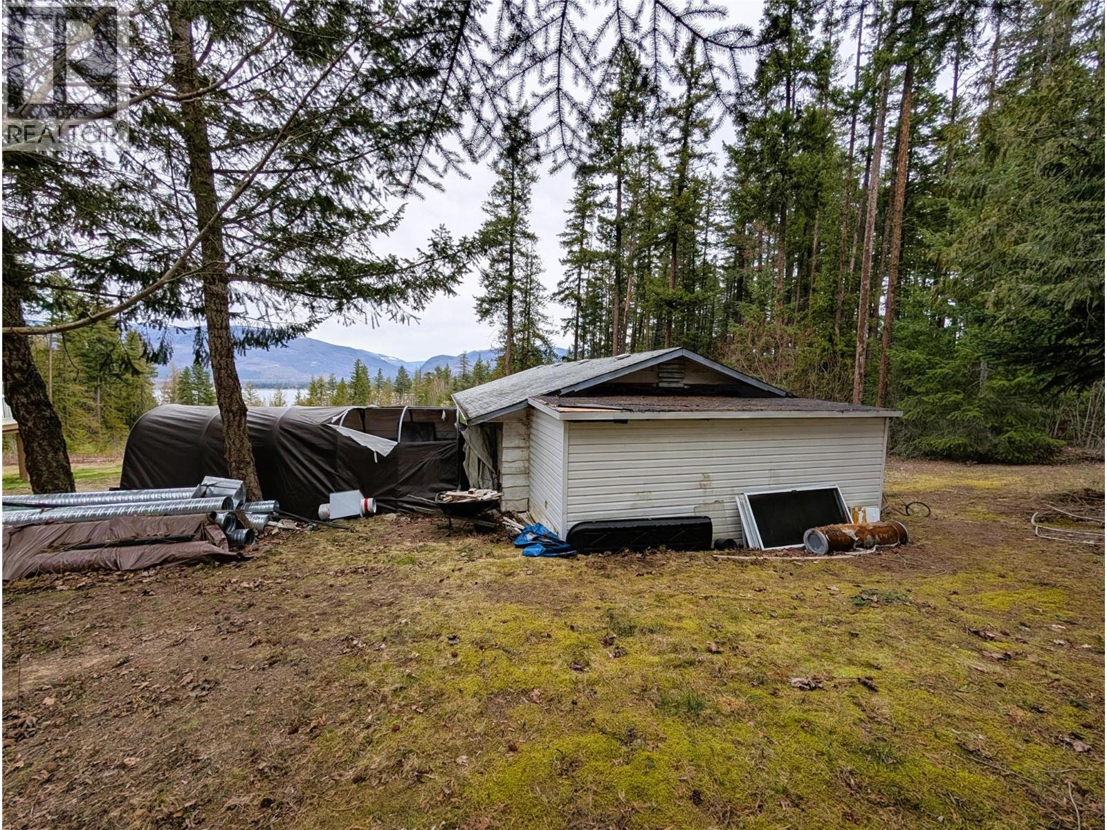 2694 Mckenzie Road, Sorrento, British Columbia  V0E 2W0 - Photo 37 - 10382631