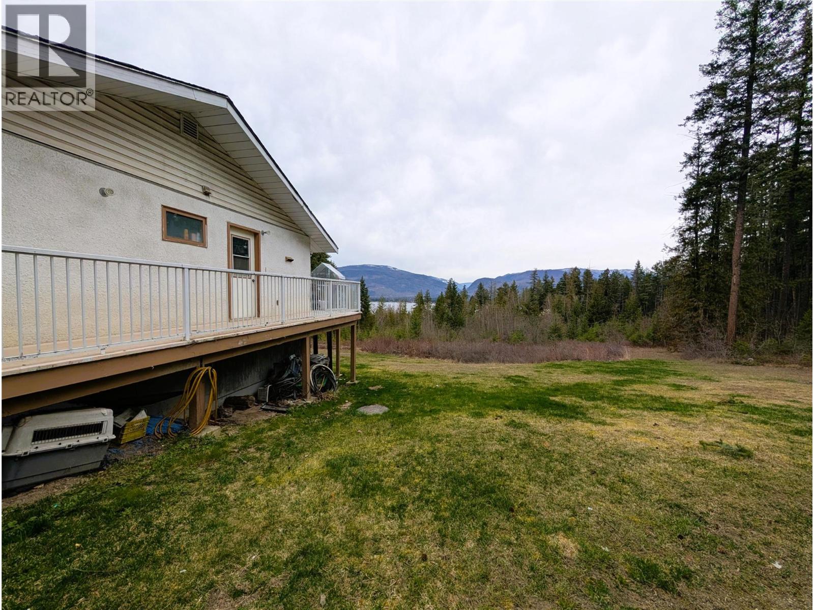 2694 Mckenzie Road, Sorrento, British Columbia  V0E 2W0 - Photo 6 - 10382631