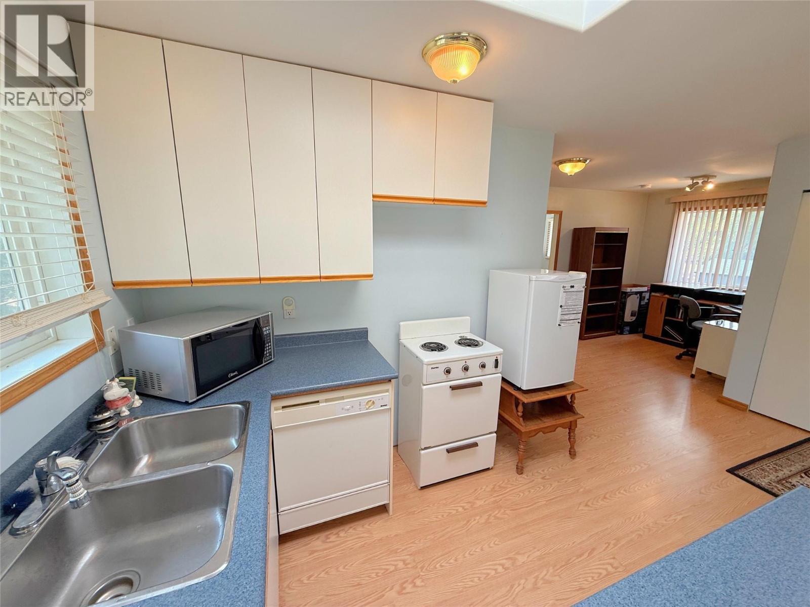 1827 Front Street, Coalmont-Tulameen, British Columbia  V0X 1W0 - Photo 12 - 10382826