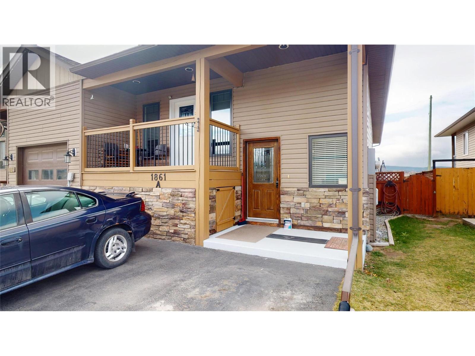 1861 Kelowna Crescent N Unit# A, Cranbrook, British Columbia  V1C 6L6 - Photo 2 - 10382810