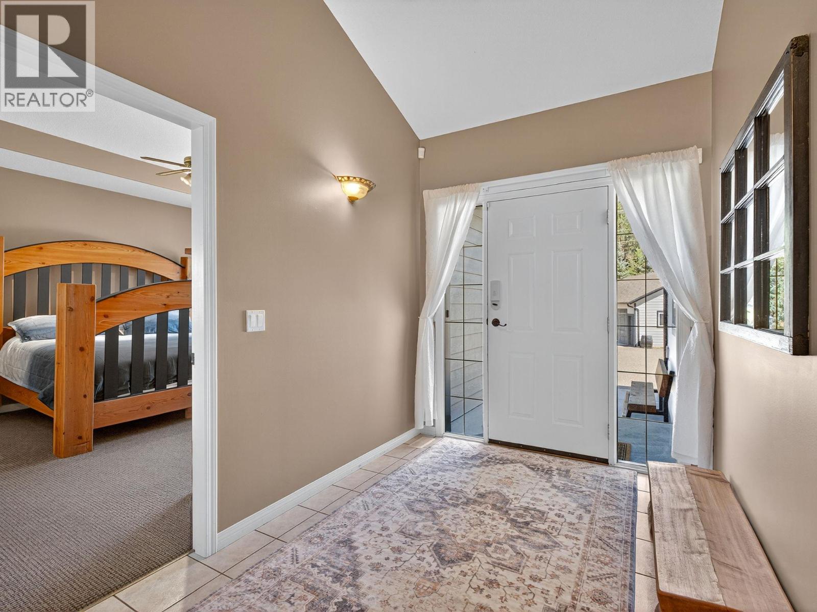 5955 Postill Lake Road, Kelowna, British Columbia  V1X 7V3 - Photo 10 - 10382806