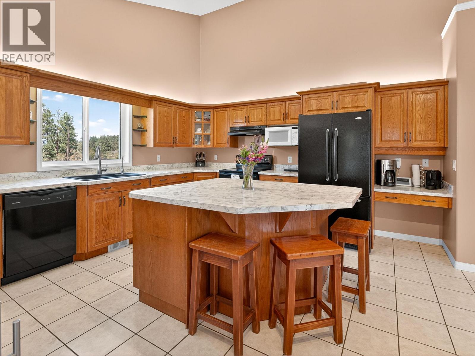 5955 Postill Lake Road, Kelowna, British Columbia  V1X 7V3 - Photo 13 - 10382806