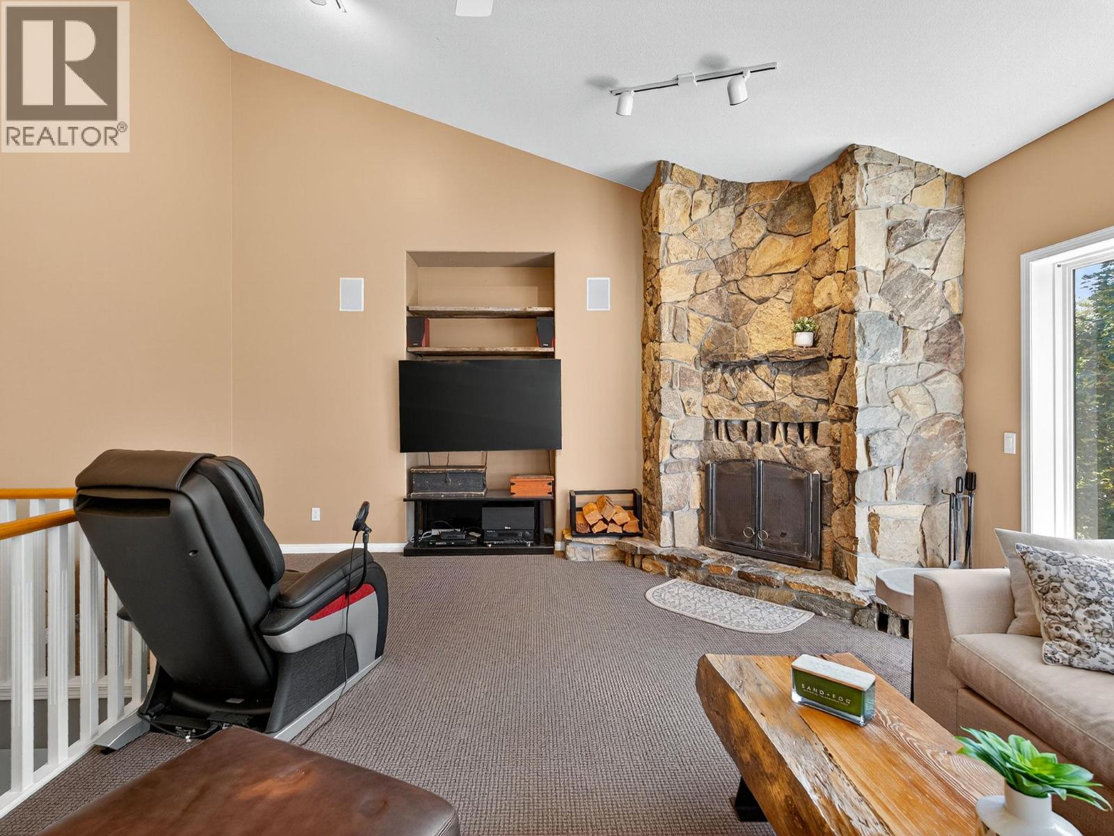 5955 Postill Lake Road, Kelowna, British Columbia  V1X 7V3 - Photo 16 - 10382806