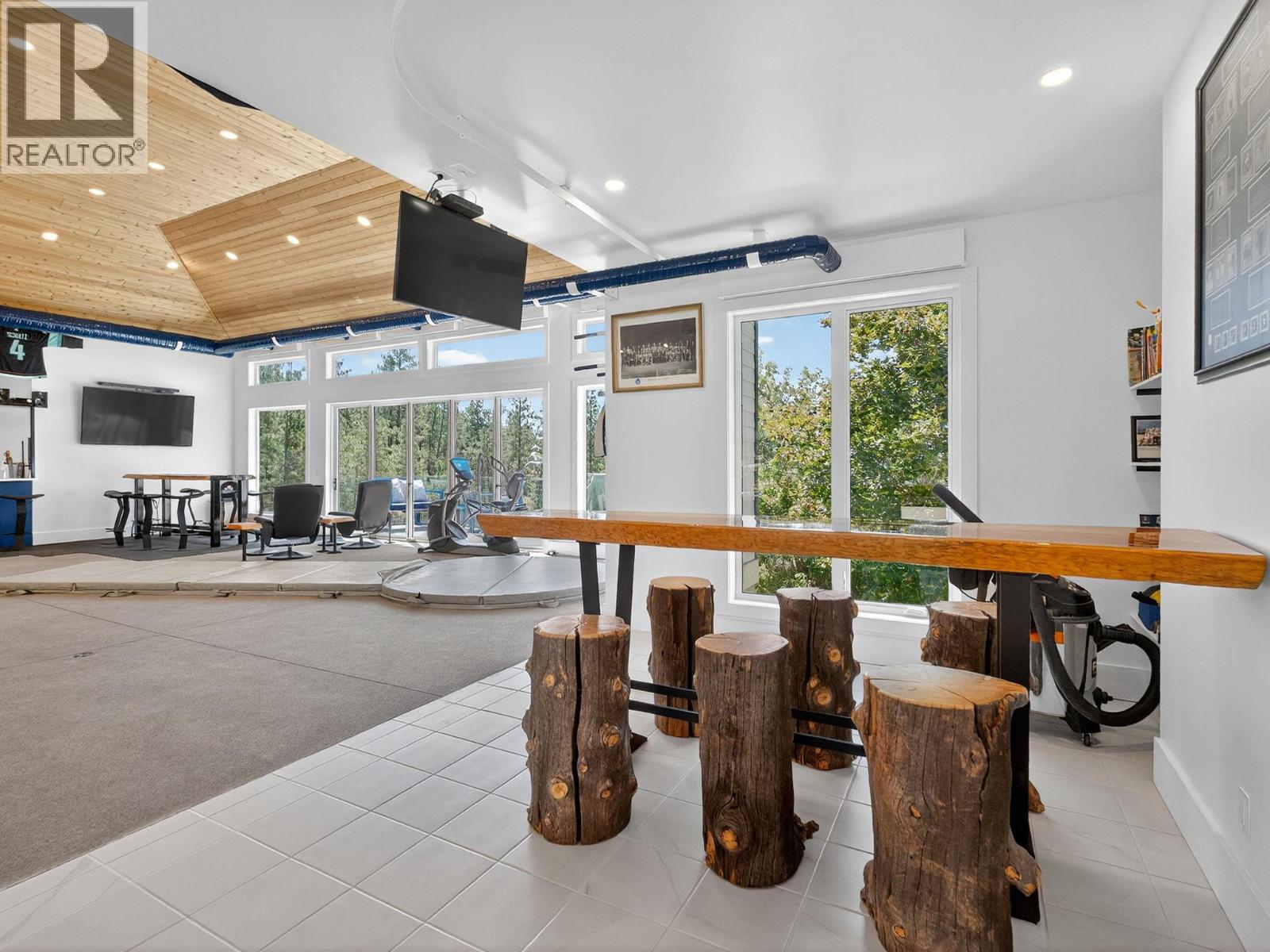 5955 Postill Lake Road, Kelowna, British Columbia  V1X 7V3 - Photo 25 - 10382806