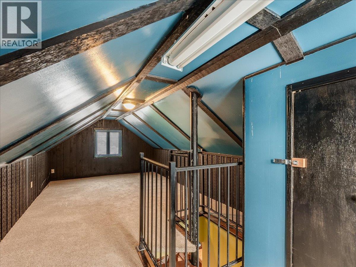 1522 Third Avenue, Trail, British Columbia  V1R 1P7 - Photo 17 - 10382832