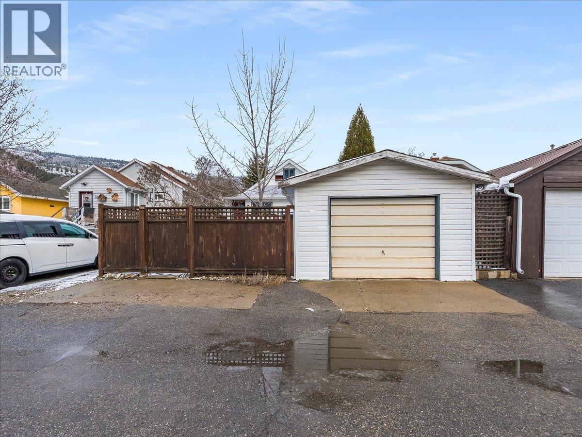 1522 Third Avenue, Trail, British Columbia  V1R 1P7 - Photo 19 - 10382832