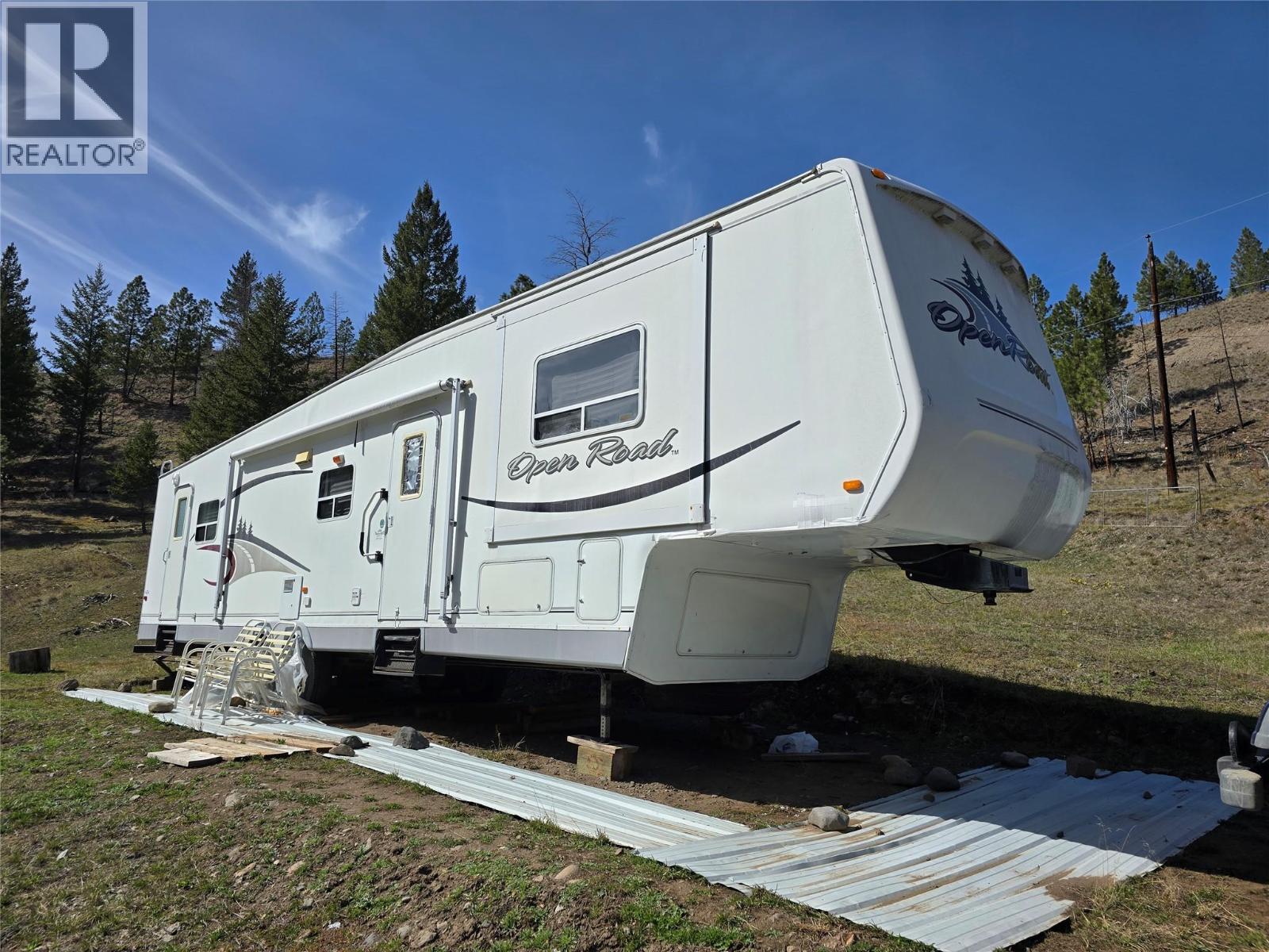 1280 Rensch Road, Loon Lake, British Columbia  V0K 1H1 - Photo 13 - 10382818