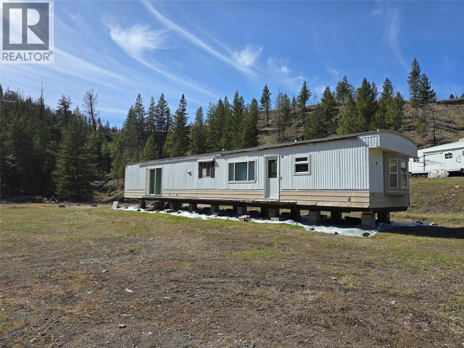 1280 Rensch Road, Loon Lake, British Columbia  V0K 1H1 - Photo 2 - 10382818