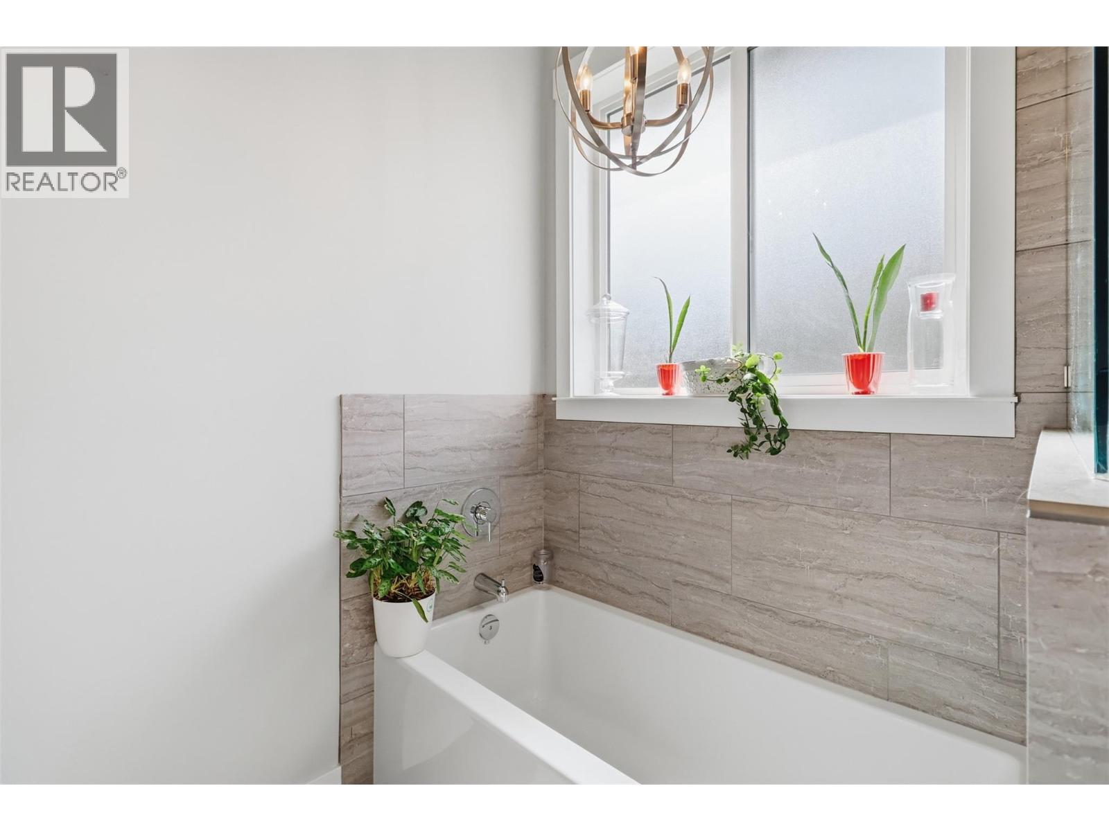 1580 Emerald Drive, Kamloops, British Columbia  V2E 0C1 - Photo 23 - 10382834