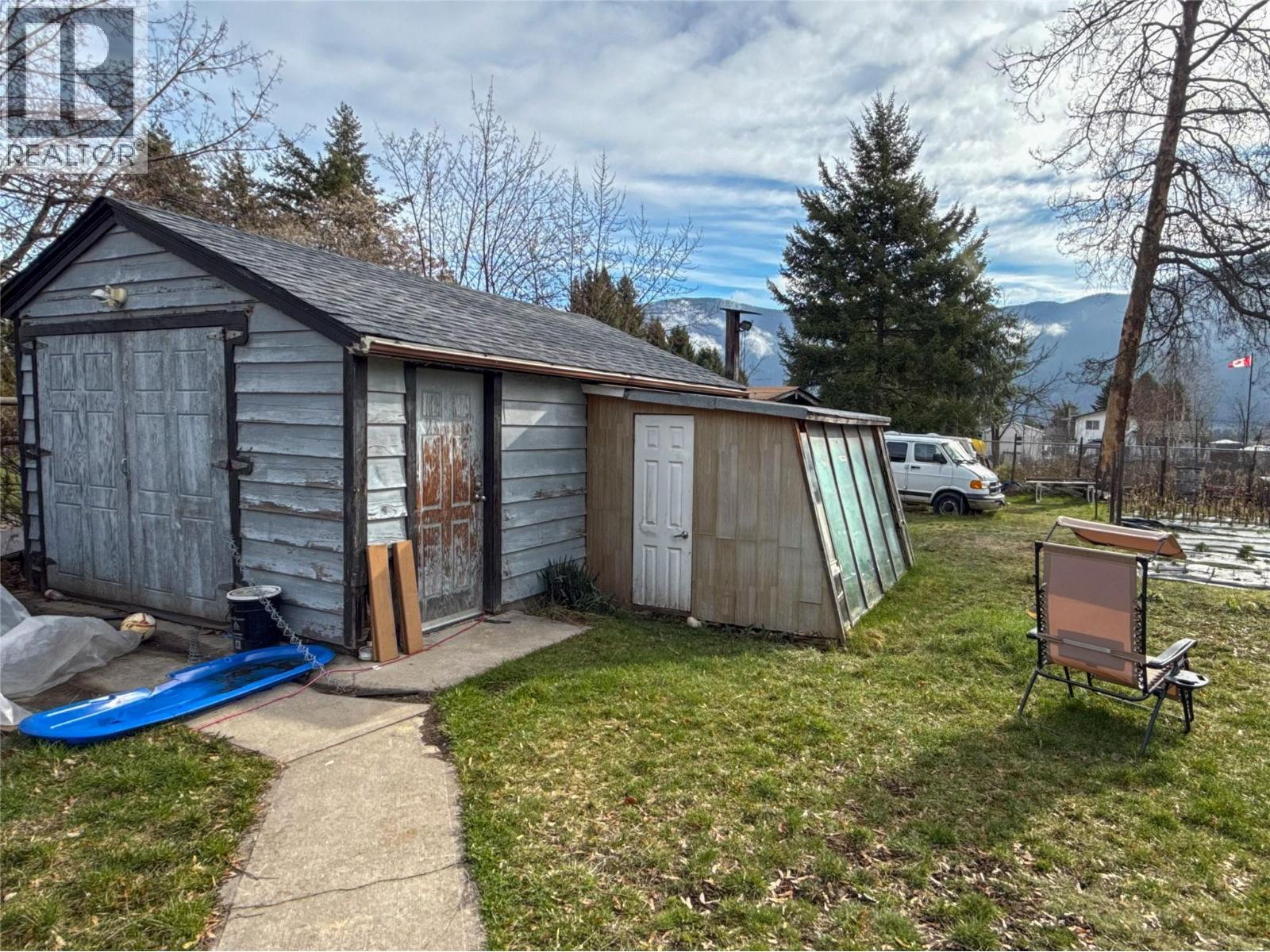 2533 Columbia Avenue, Castlegar, British Columbia  V1N 2X4 - Photo 14 - 10382159