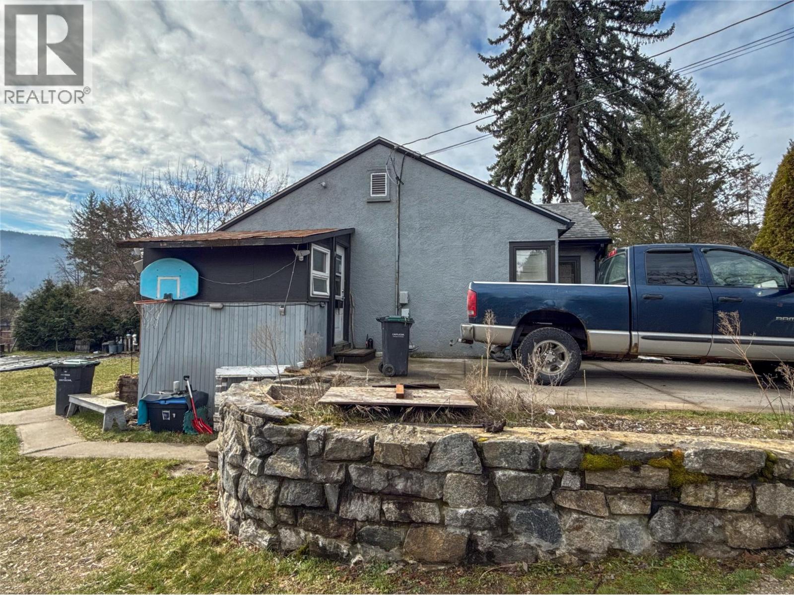 2533 Columbia Avenue, Castlegar, British Columbia  V1N 2X4 - Photo 16 - 10382159