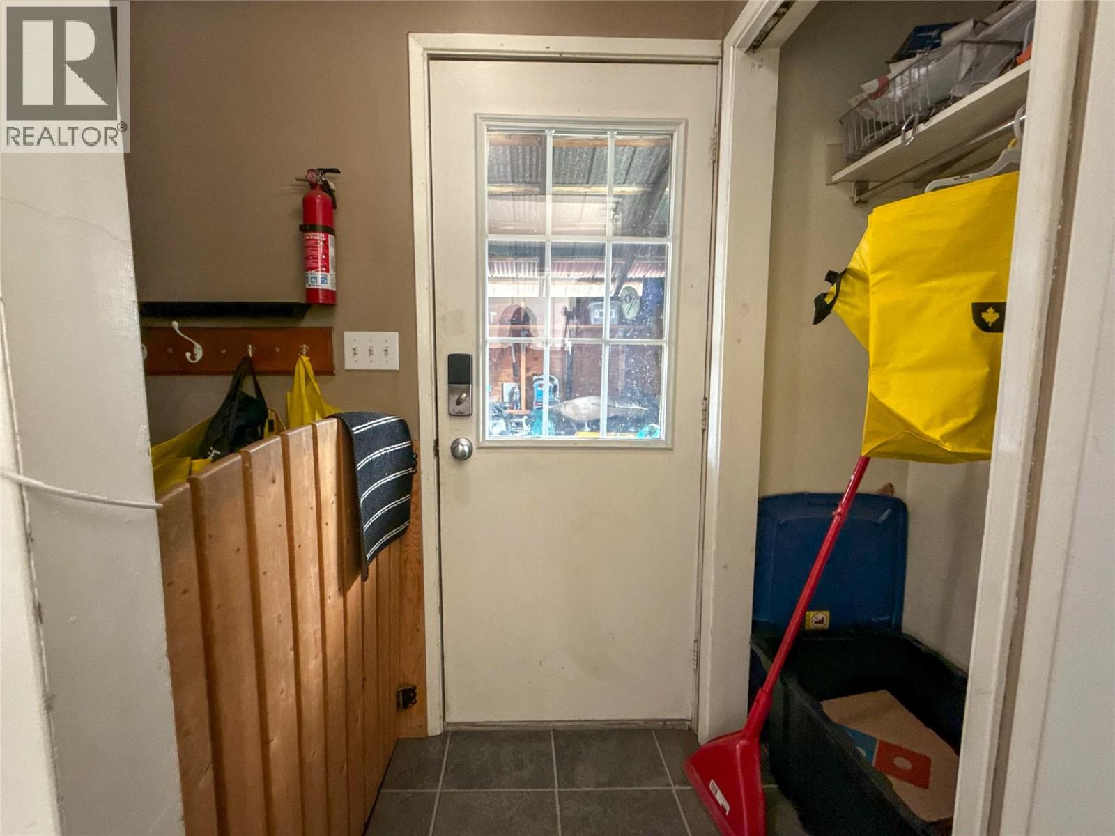 2533 Columbia Avenue, Castlegar, British Columbia  V1N 2X4 - Photo 20 - 10382159