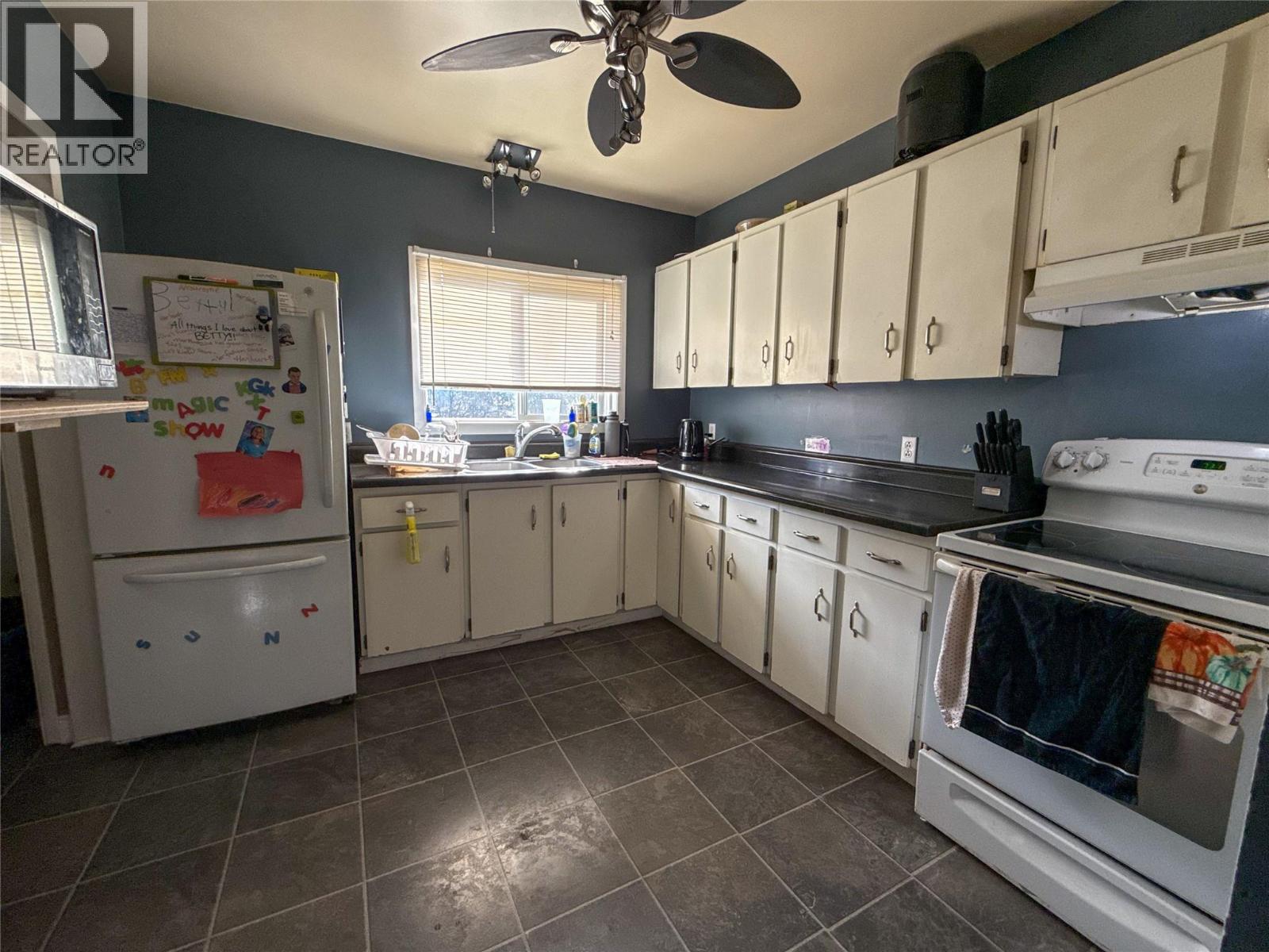 2533 Columbia Avenue, Castlegar, British Columbia  V1N 2X4 - Photo 21 - 10382159