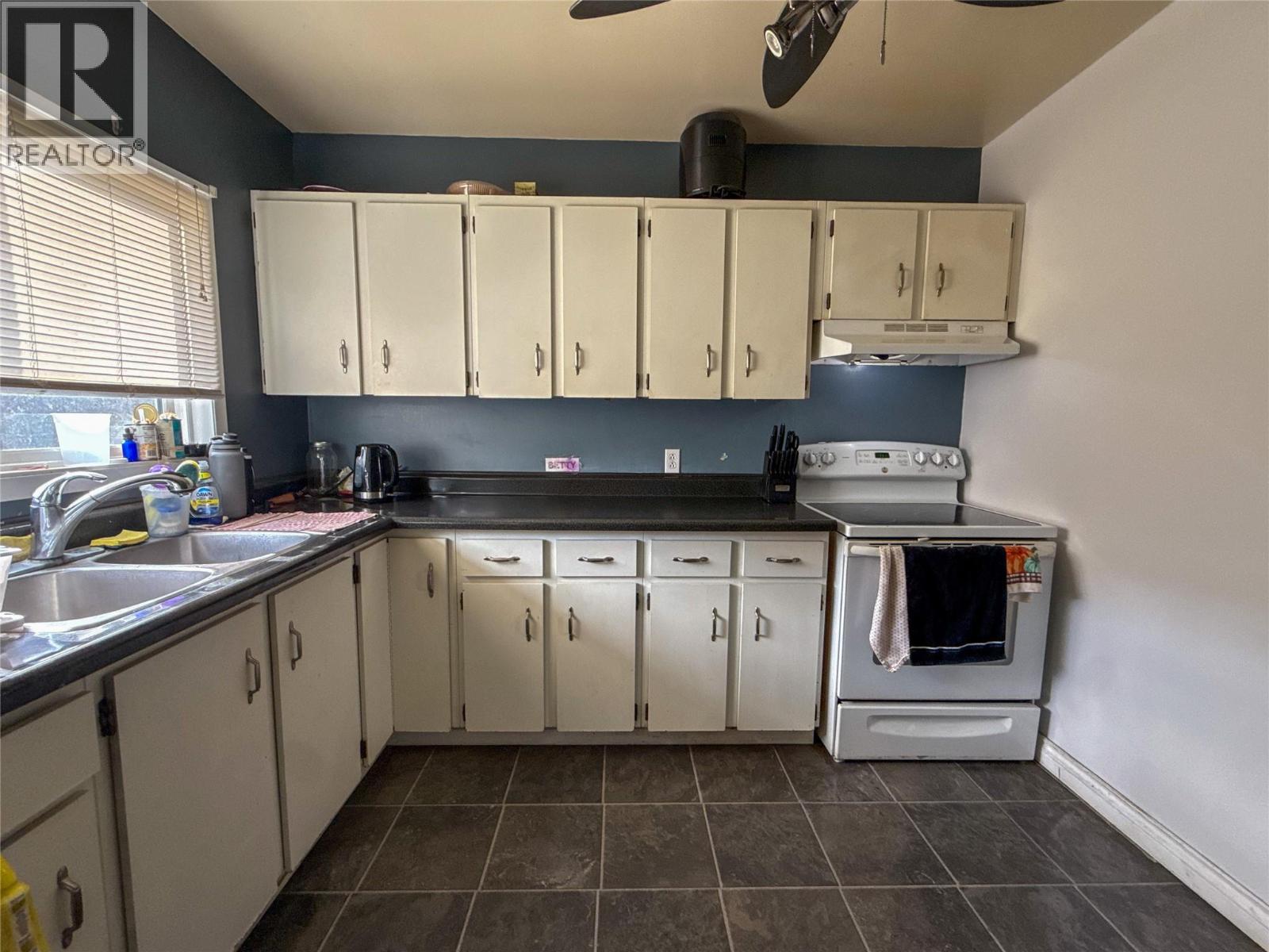 2533 Columbia Avenue, Castlegar, British Columbia  V1N 2X4 - Photo 22 - 10382159