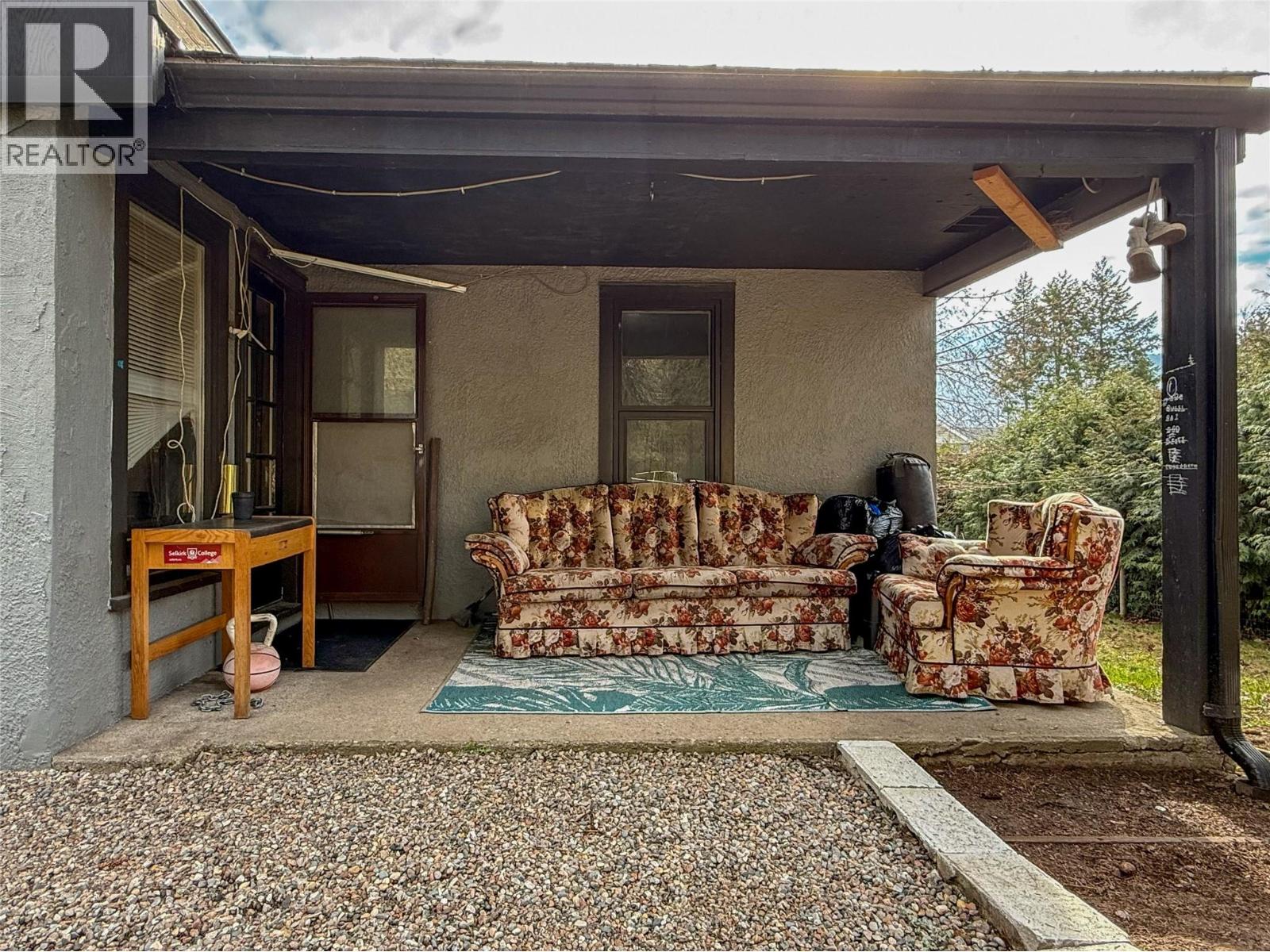 2533 Columbia Avenue, Castlegar, British Columbia  V1N 2X4 - Photo 28 - 10382159