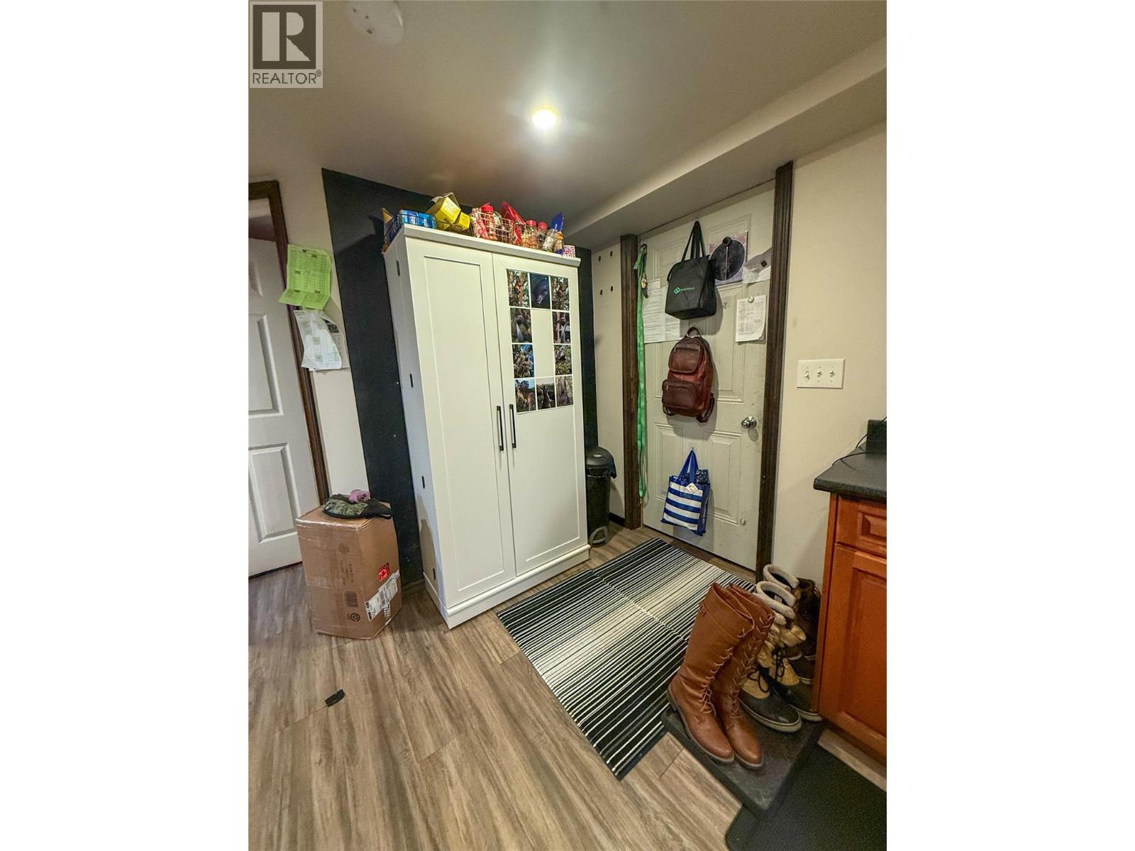 2533 Columbia Avenue, Castlegar, British Columbia  V1N 2X4 - Photo 41 - 10382159