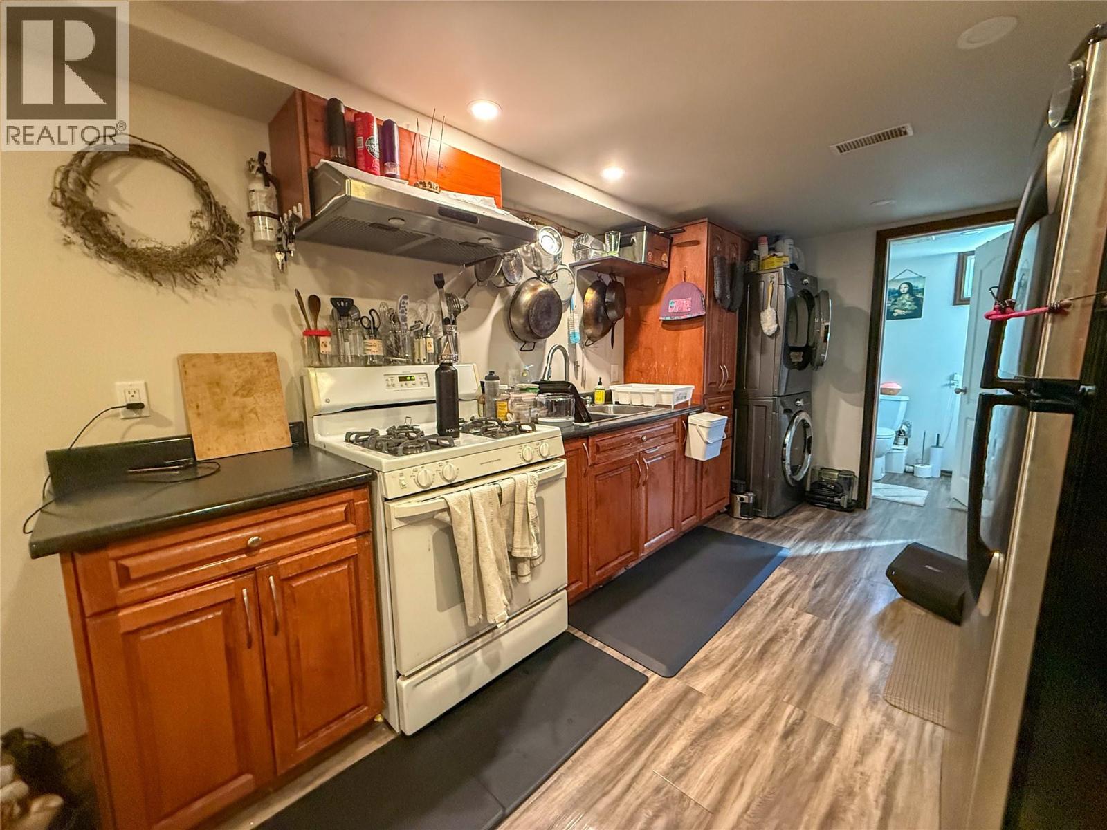 2533 Columbia Avenue, Castlegar, British Columbia  V1N 2X4 - Photo 45 - 10382159