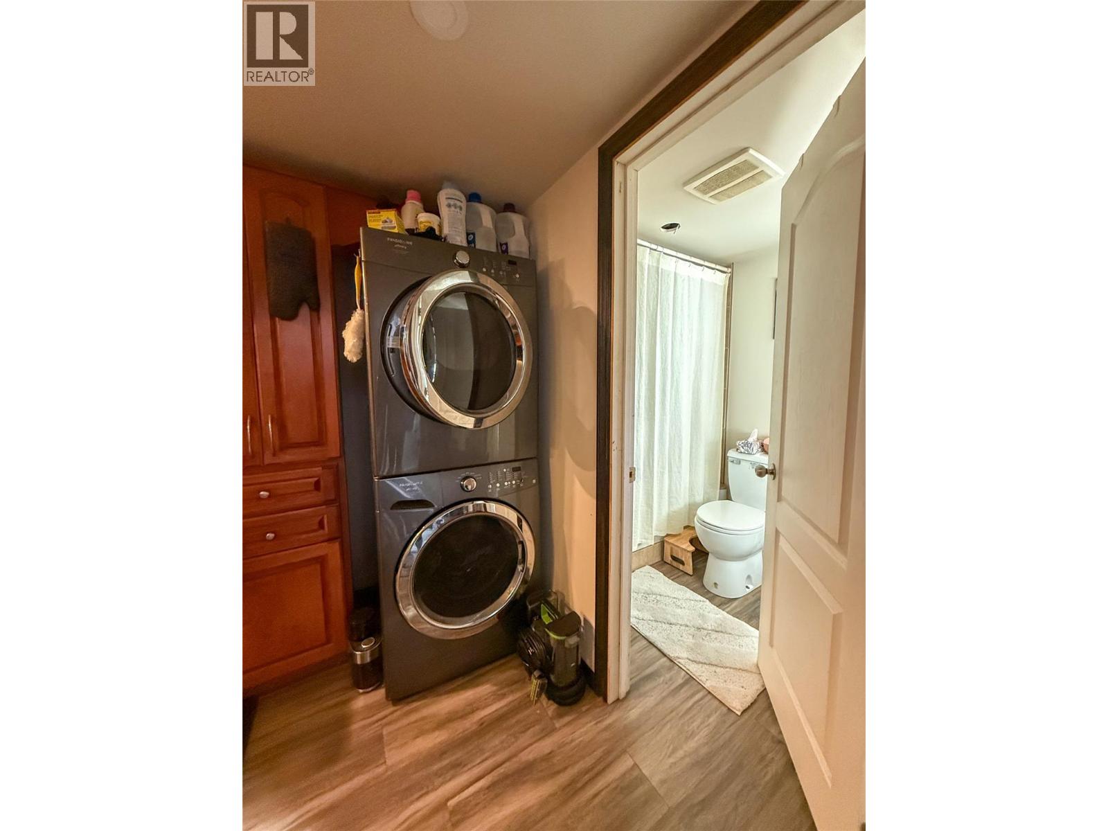 2533 Columbia Avenue, Castlegar, British Columbia  V1N 2X4 - Photo 47 - 10382159