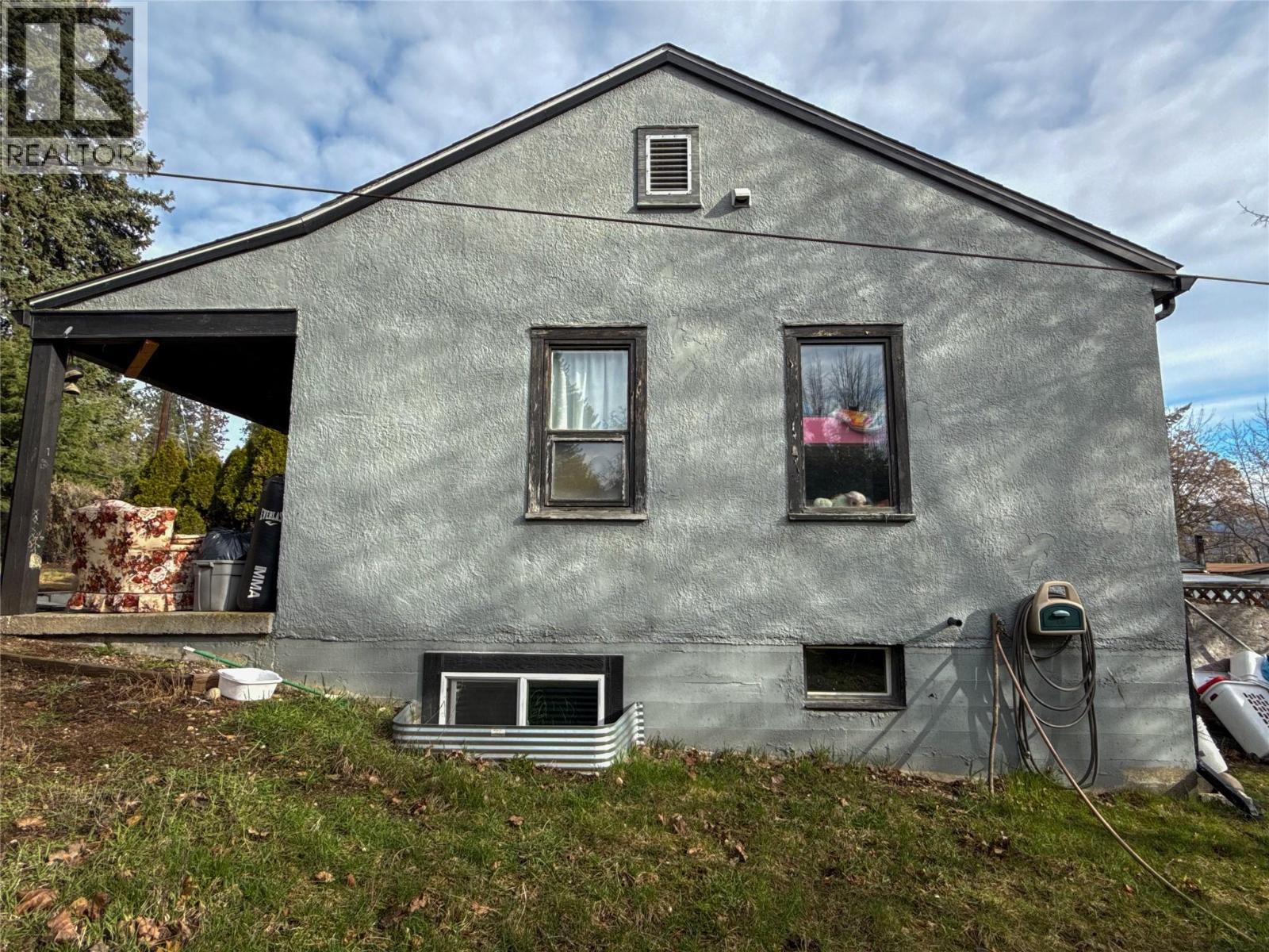 2533 Columbia Avenue, Castlegar, British Columbia  V1N 2X4 - Photo 5 - 10382159