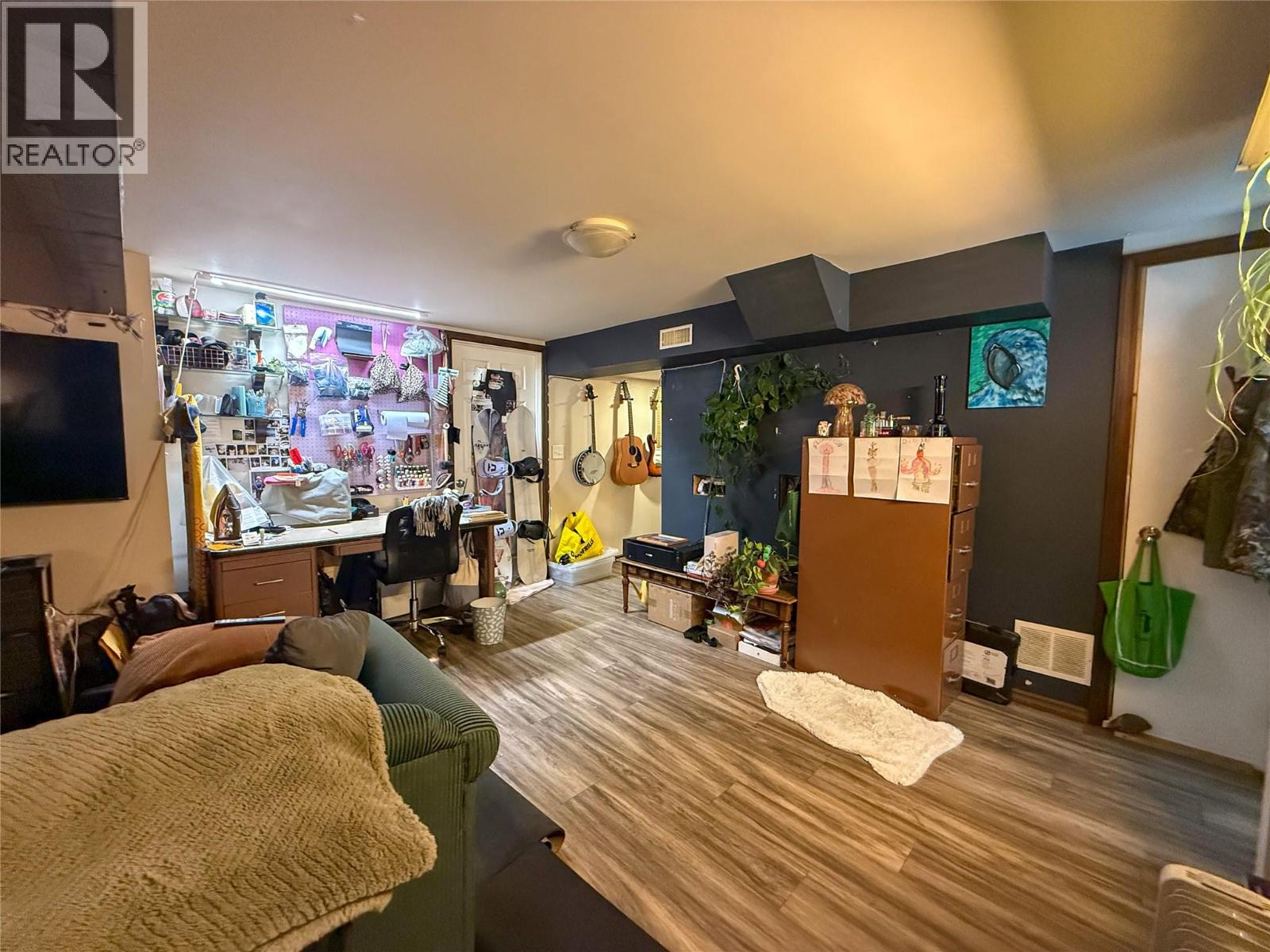 2533 Columbia Avenue, Castlegar, British Columbia  V1N 2X4 - Photo 55 - 10382159