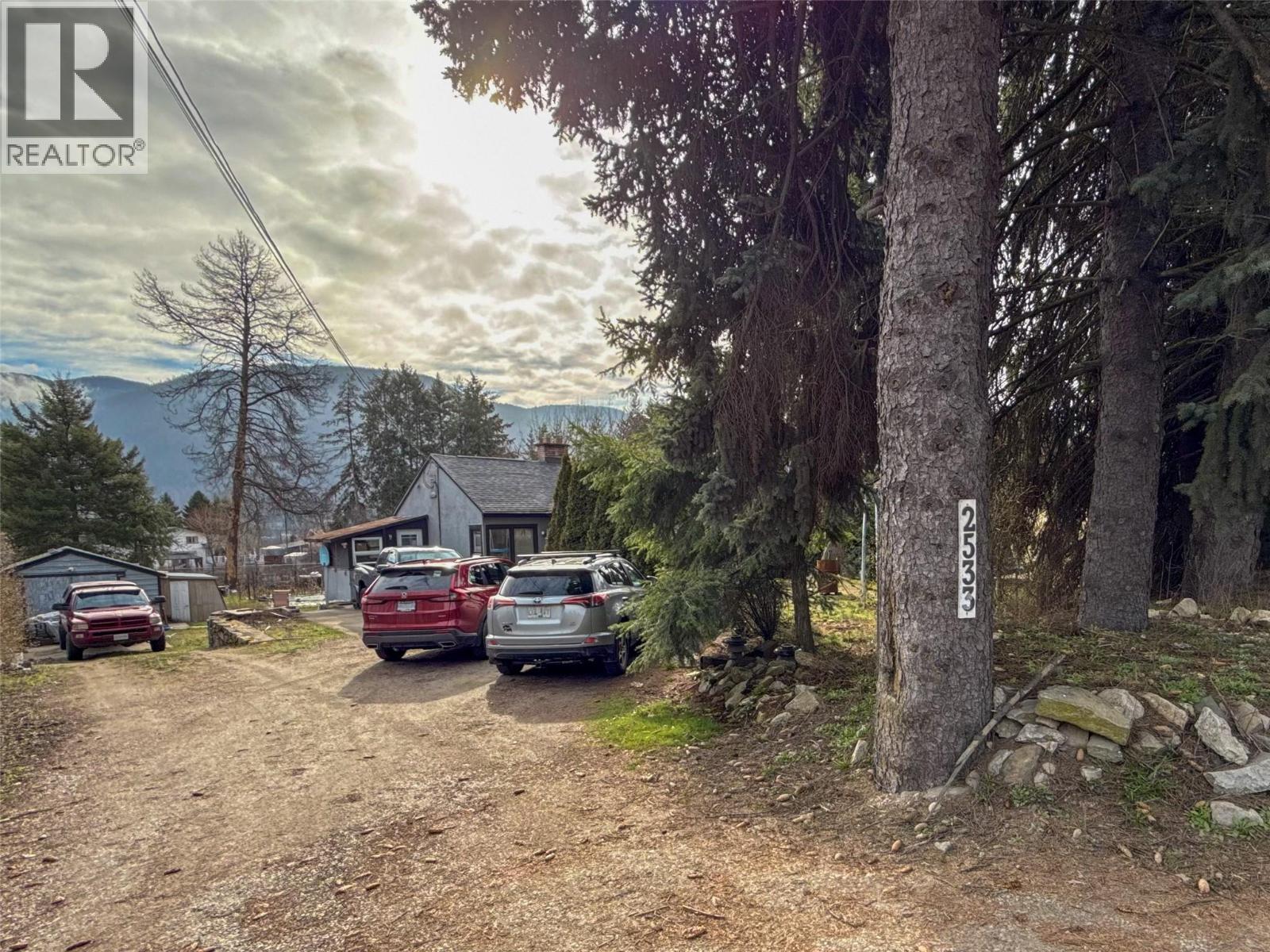 2533 Columbia Avenue, Castlegar, British Columbia  V1N 2X4 - Photo 61 - 10382159