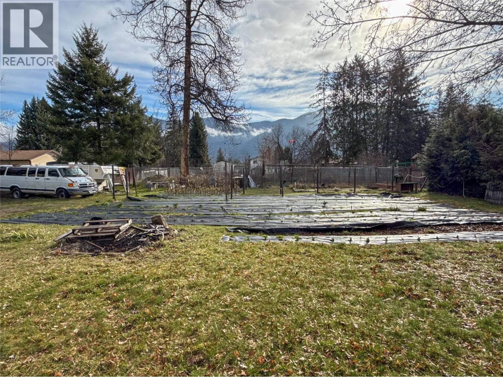 2533 Columbia Avenue, Castlegar, British Columbia  V1N 2X4 - Photo 7 - 10382159