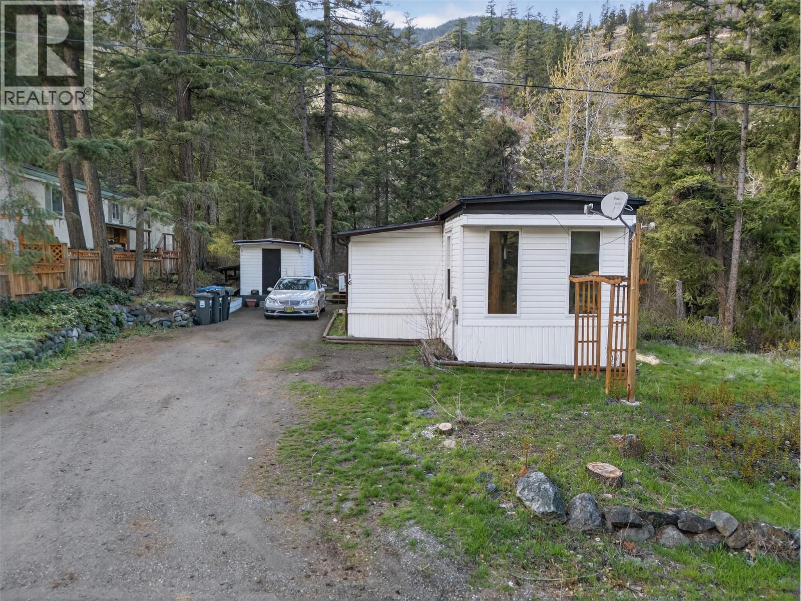 1514 Hwy 3a Unit# 16, Keremeos, British Columbia  V0X 1N6 - Photo 2 - 10382217