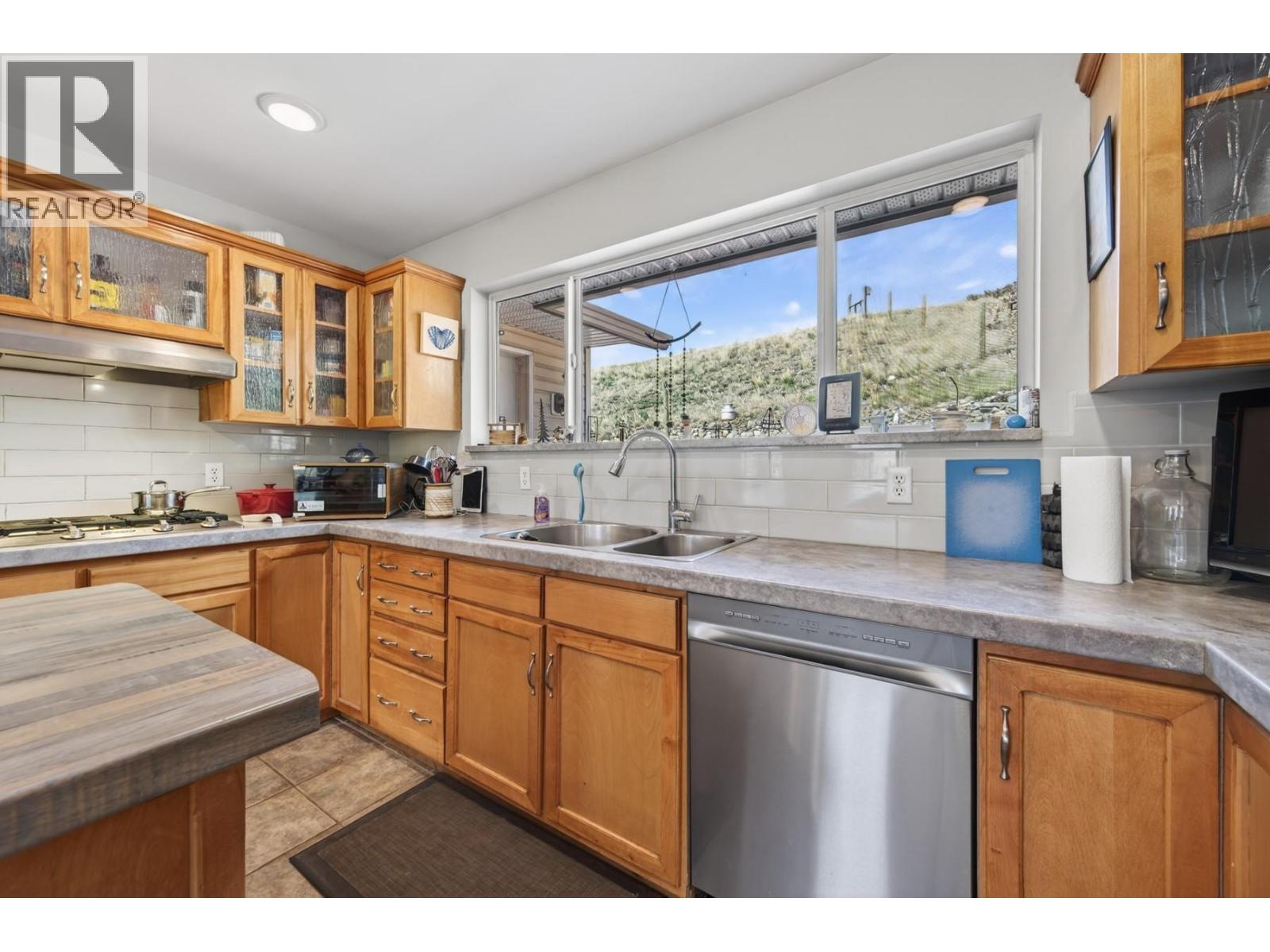 3876 Hills Frontage Road, Cache Creek, British Columbia  V0K 1H1 - Photo 6 - 10382748