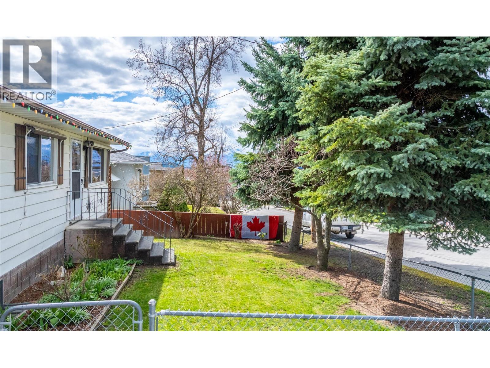 234 12th Avenue N, Creston, British Columbia  V0B 1G0 - Photo 3 - 10382750