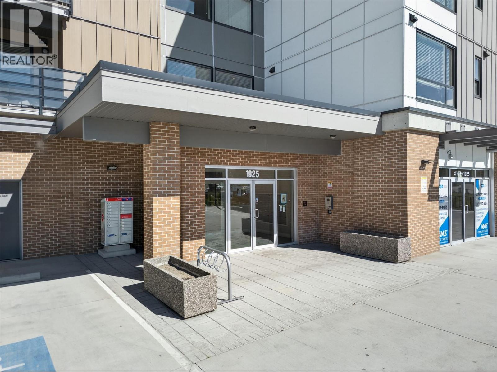 1925 Enterprise Way Unit# 505, Kelowna, British Columbia  V1Y 0J8 - Photo 2 - 10381058