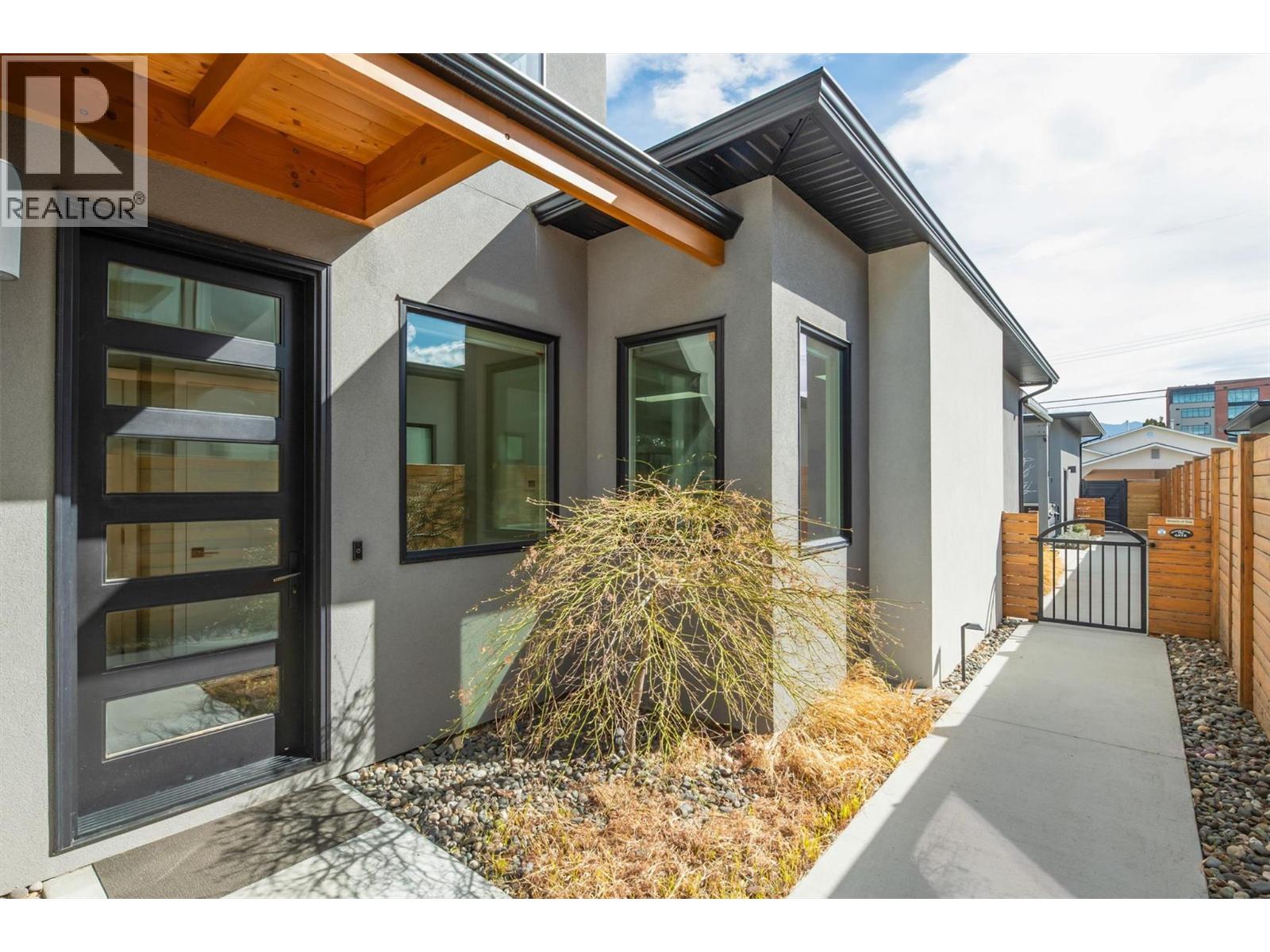 553 Patterson Avenue, Kelowna, British Columbia  V1Y 5C7 - Photo 2 - 10382351