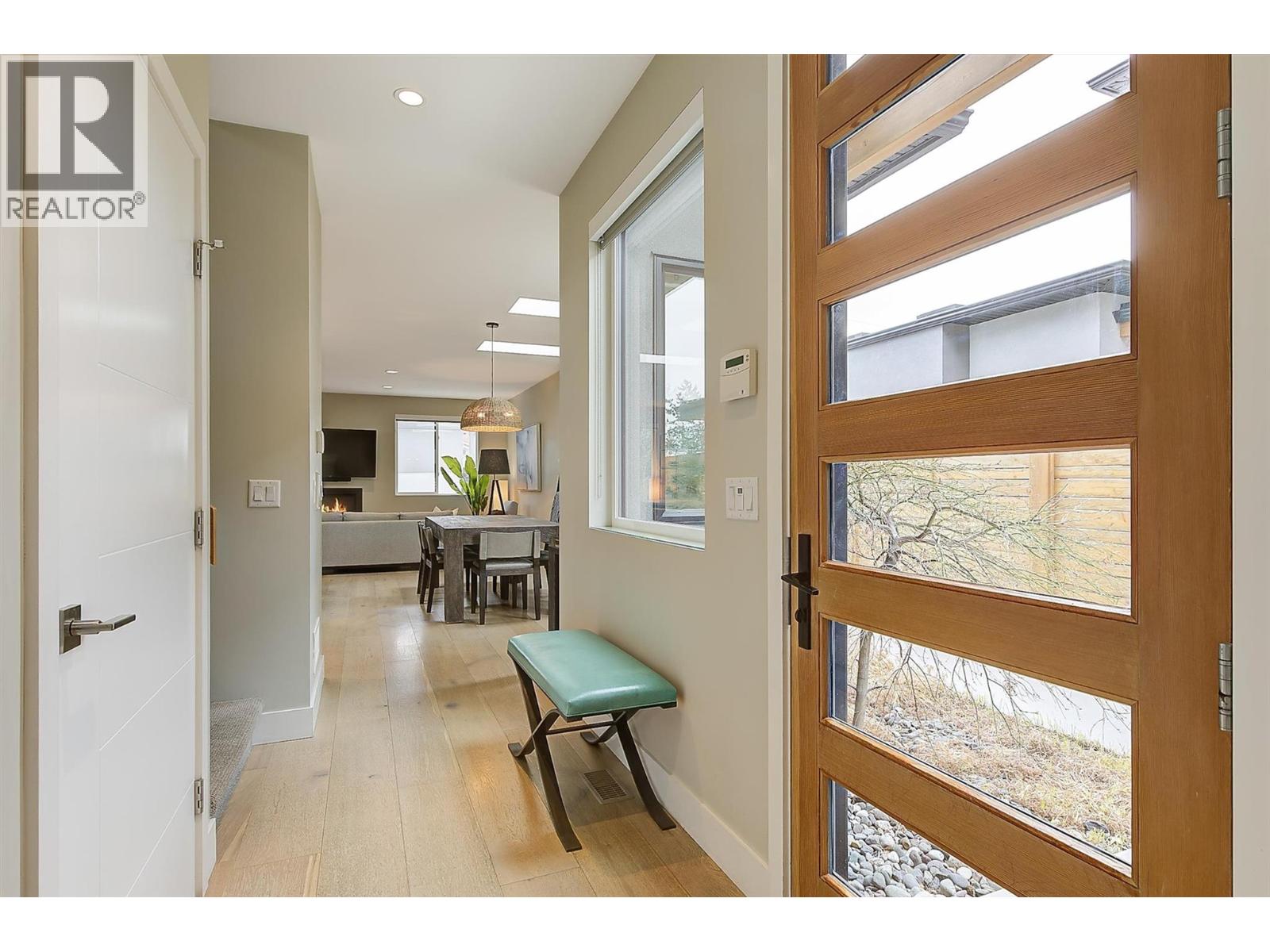 553 Patterson Avenue, Kelowna, British Columbia  V1Y 5C7 - Photo 3 - 10382351