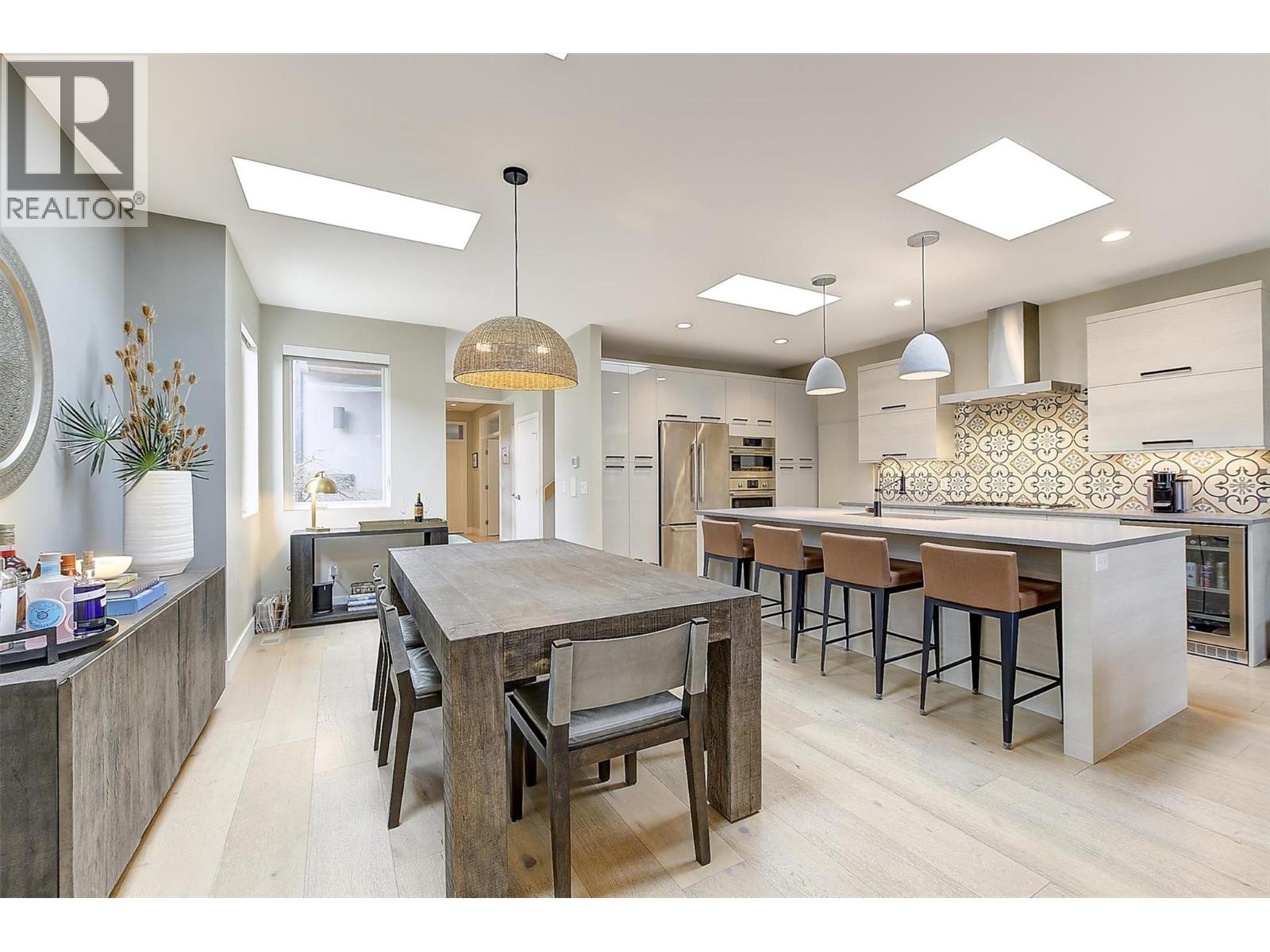 553 Patterson Avenue, Kelowna, British Columbia  V1Y 5C7 - Photo 4 - 10382351