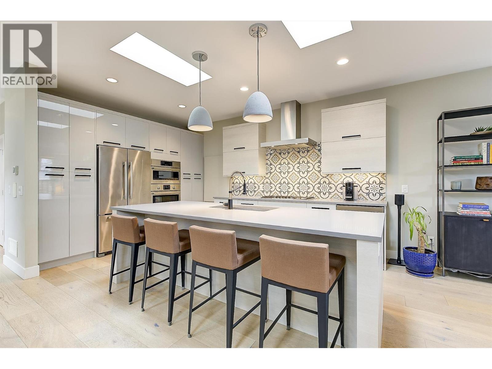 553 Patterson Avenue, Kelowna, British Columbia  V1Y 5C7 - Photo 5 - 10382351