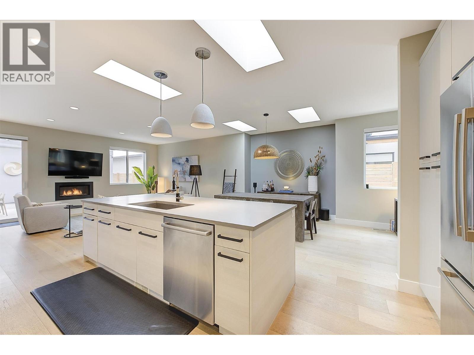 553 Patterson Avenue, Kelowna, British Columbia  V1Y 5C7 - Photo 8 - 10382351