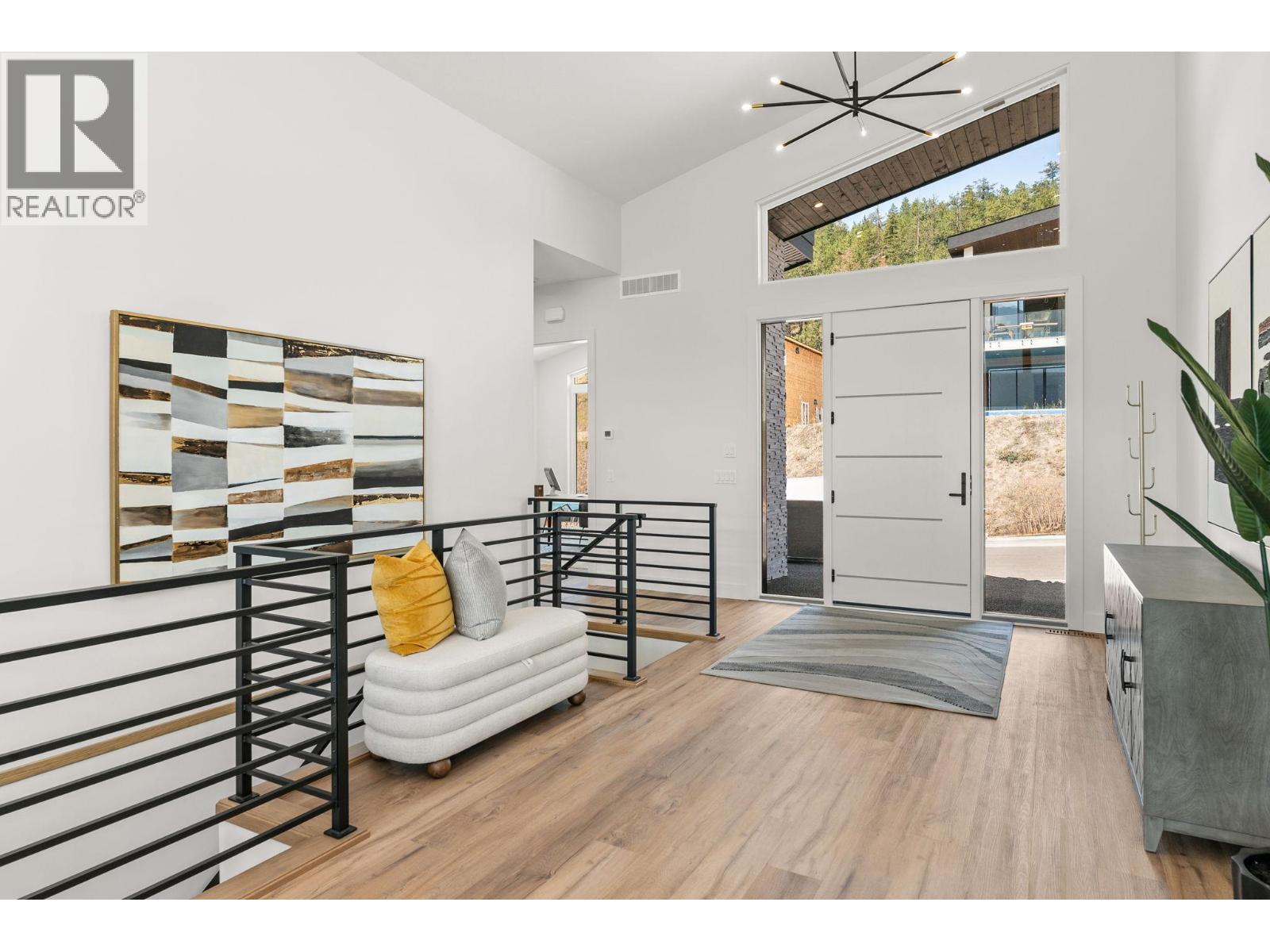 901 Melrose Street, Kelowna, British Columbia  V1P 0A8 - Photo 2 - 10382341