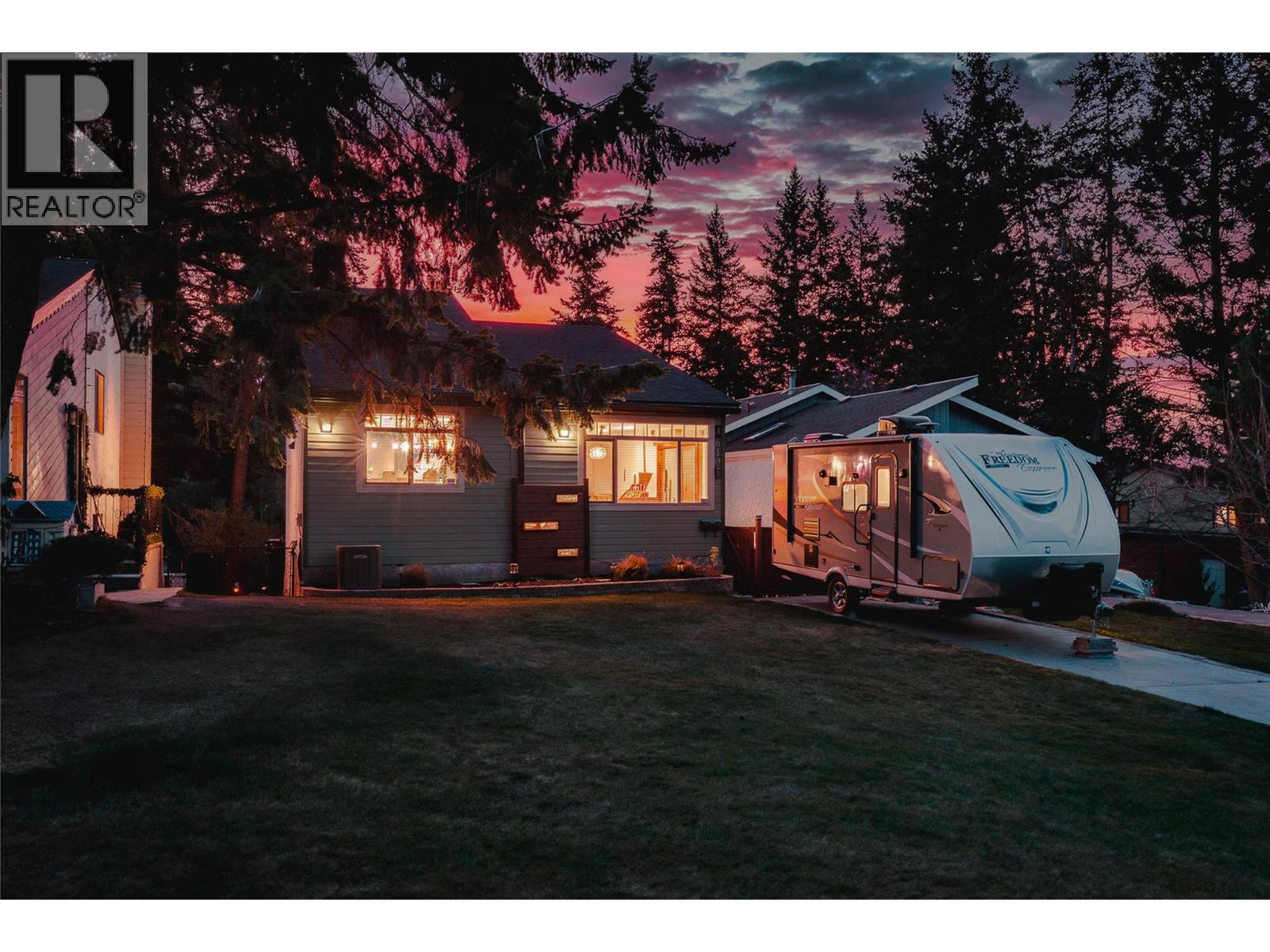 610 Gleneagles Drive, Kamloops, British Columbia  V2E 1Z1 - Photo 1 - 10382621