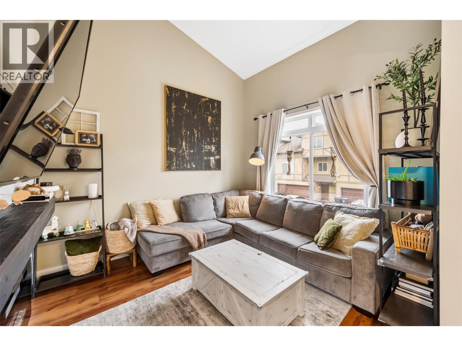 48 Galt Avenue Unit# 127, Penticton, British Columbia  V2A 9C3 - Photo 2 - 10379128