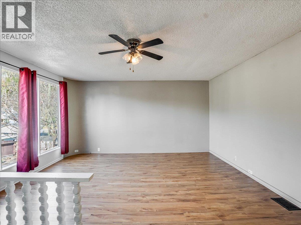 2172 Second Avenue, Trail, British Columbia  V1N 1N5 - Photo 10 - 10382870