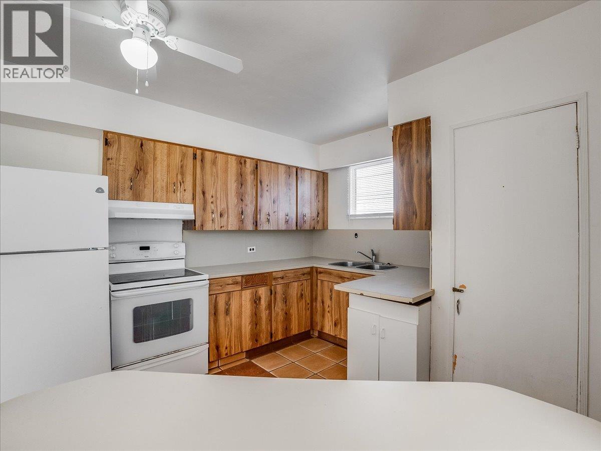 2172 Second Avenue, Trail, British Columbia  V1N 1N5 - Photo 14 - 10382870