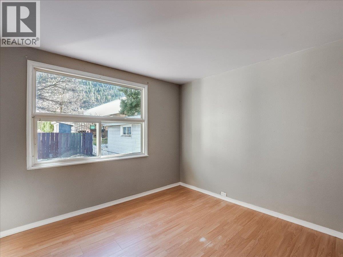 2172 Second Avenue, Trail, British Columbia  V1N 1N5 - Photo 20 - 10382870
