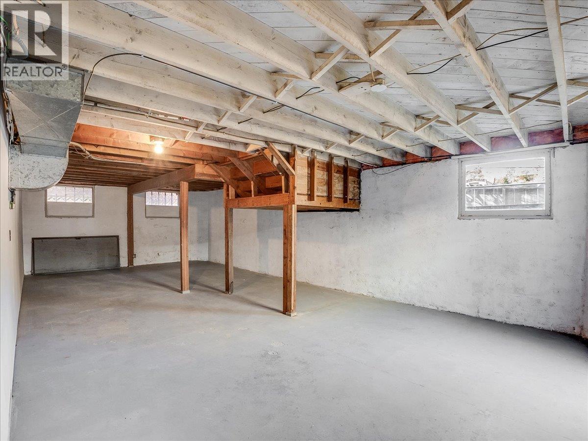 2172 Second Avenue, Trail, British Columbia  V1N 1N5 - Photo 26 - 10382870