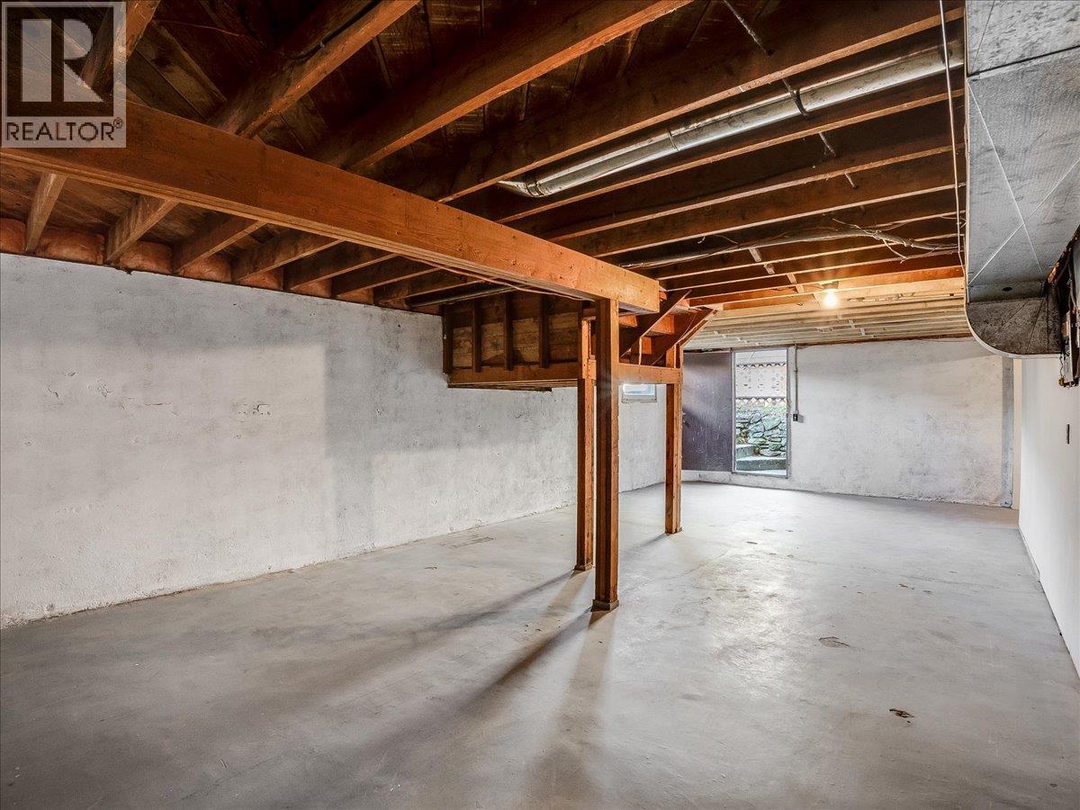 2172 Second Avenue, Trail, British Columbia  V1N 1N5 - Photo 27 - 10382870