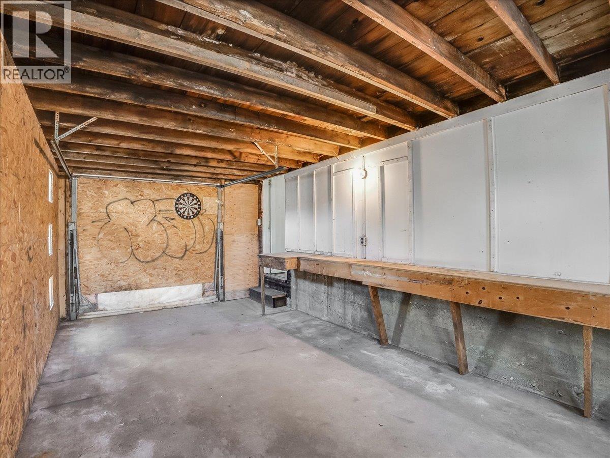 2172 Second Avenue, Trail, British Columbia  V1N 1N5 - Photo 31 - 10382870